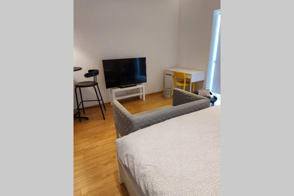 Entire Guest Suite Saint Julian's 외부 사진